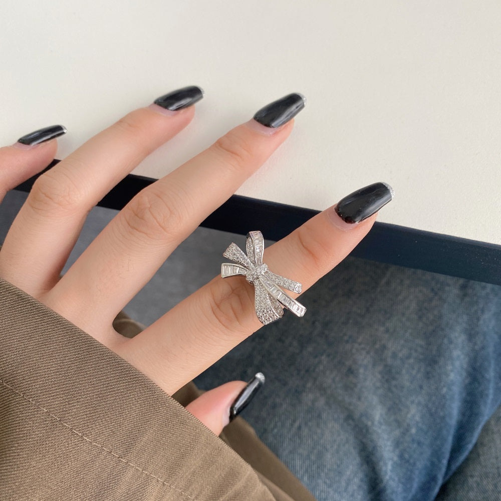 ICY BOW | RING